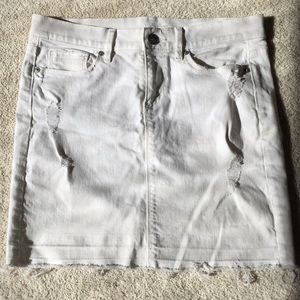 Ann Taylor LOFT white jean skirt size 4